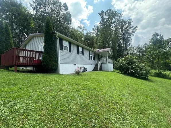 82 Rodney Ave, Mount Nebo, WV 26679