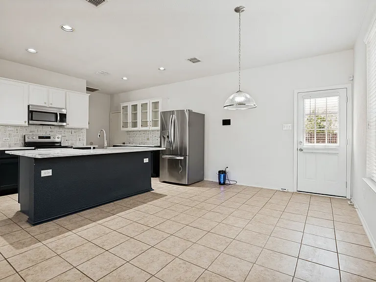925 Jamie Dr — Photo 21