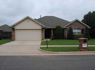 3921 Taylor Ln, Yukon, OK 73099