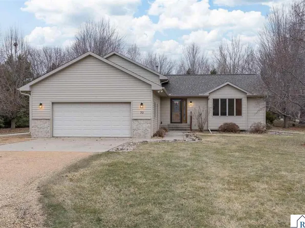 70 Hensonshire Ct, Mankato, MN 56001