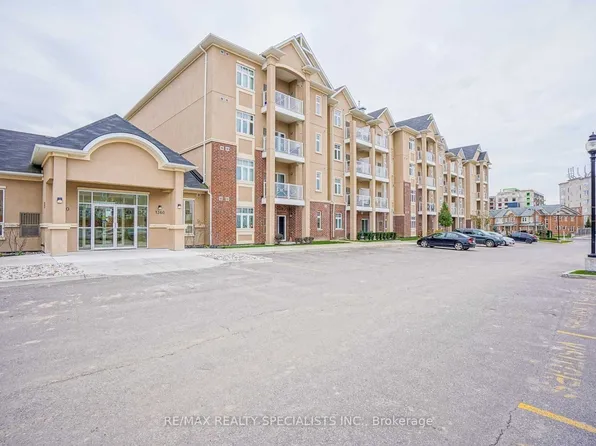1360 Costigan Rd #310, Milton, ON L9T 6N6