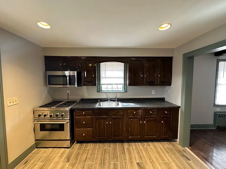 2860 Whitney Ave #1 — Photo 5