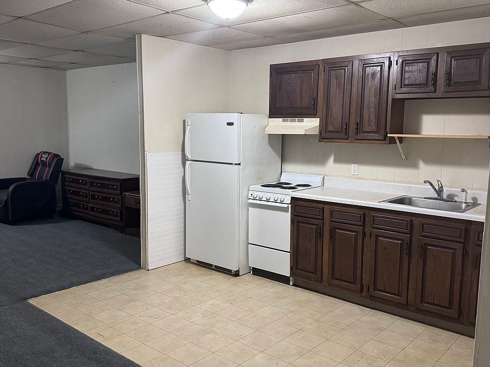 2nd image of 158 Main St APT 3