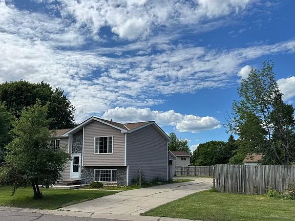 2nd image of 1994 Robin Ln N