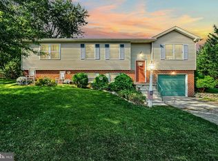 2375 Meeting House Rd, Spring Grove, PA 17362