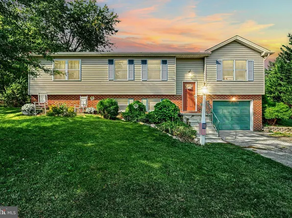 2375 Meeting House Rd, Spring Grove, PA 17362