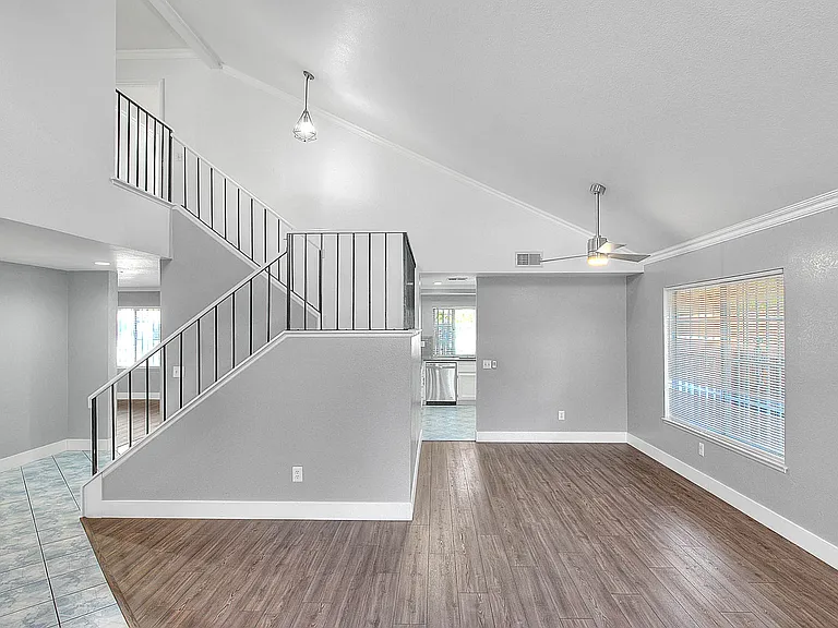 30279 Silver Ridge Ct — Photo 4