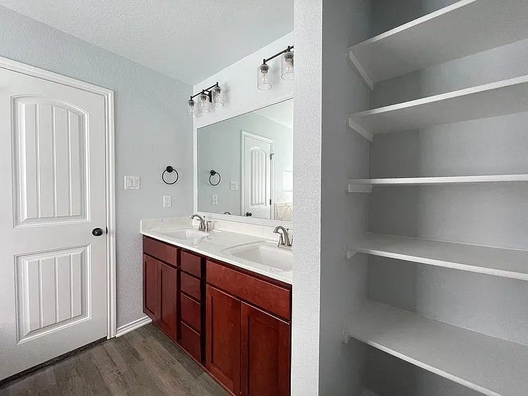 808 Hickok Dr — Photo 22