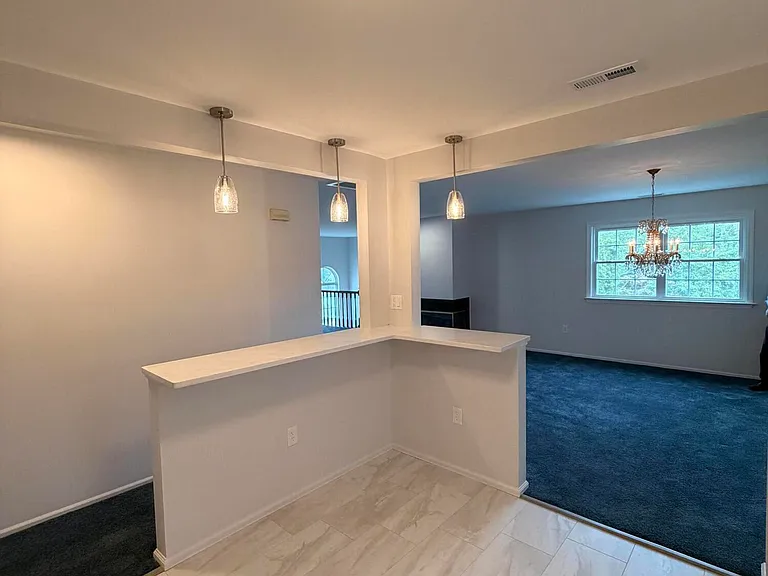 36 Racquet Rd — Photo 11