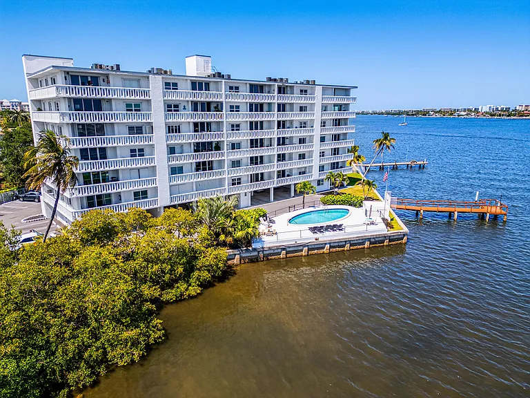 231 E Lantana Rd #203 — Photo 44