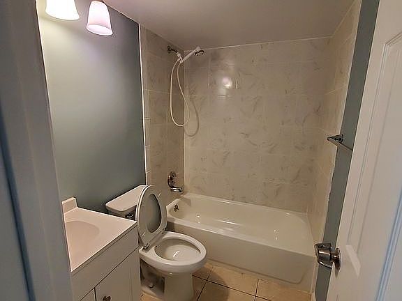 5th image of 635 SW 20th St