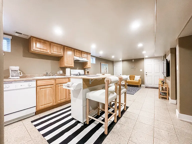 2764 Harrison Blvd — Photo 10