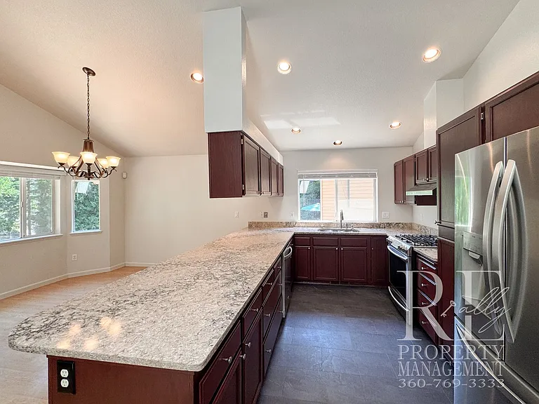 4618 NW Bernard St — Photo 11