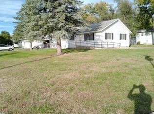 3001 E 37th St, Des Moines, IA 50317