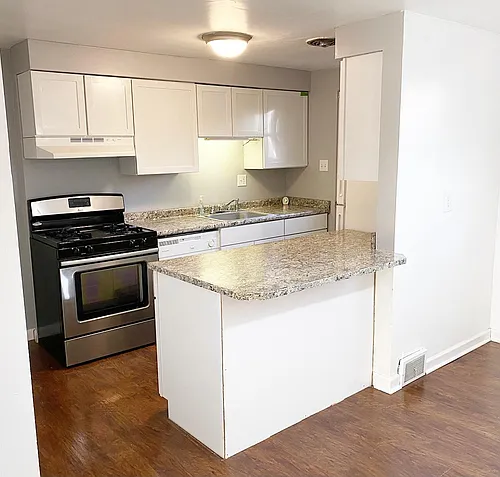 611 Division Ave Photo 1