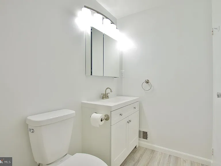 8612 Walutes Cir #B — Photo 18