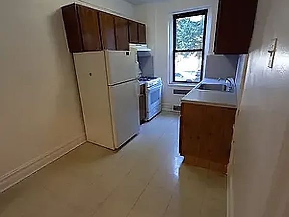 3rd image of 679 Ocean Pkwy #D2