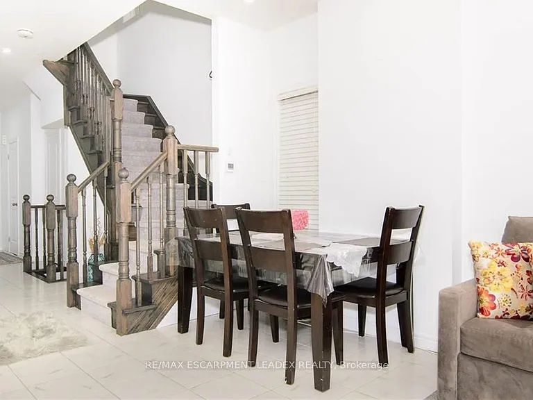 14 Cleland Ave — Photo 4