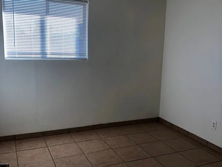 2714 S La Cruz Ave — Photo 8