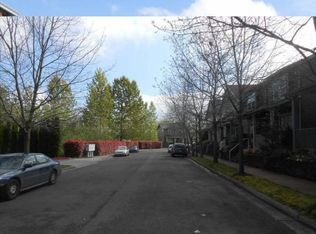 21996 NE Chinook Way APT A, Fairview, OR 97024