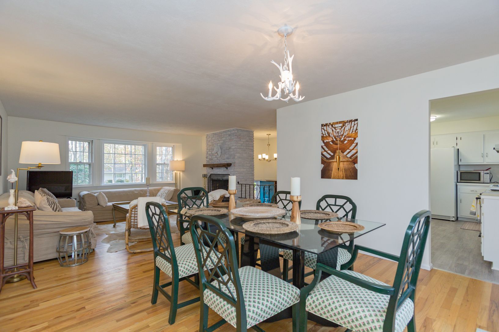  dining area and living room