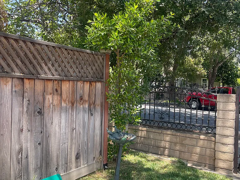 12953 Borden Ave — Photo 27