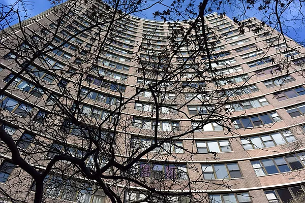 Sold by Argent Advisors LLC | media 9