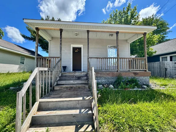 813 S Main St, Milan, IN 47031