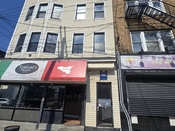 1697 John F Kennedy Blvd #2L, Jersey City, NJ 07305