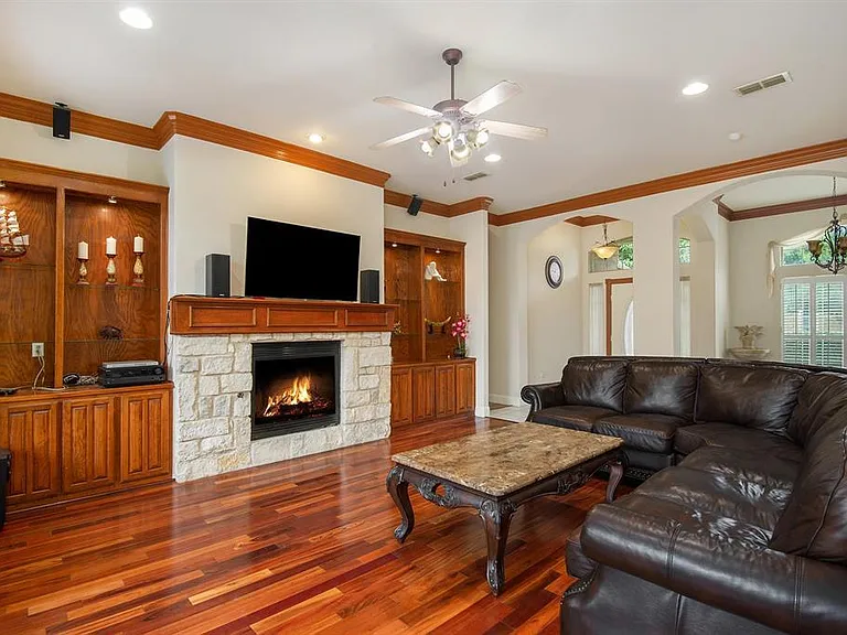 6925 Katherine Ct — Photo 28