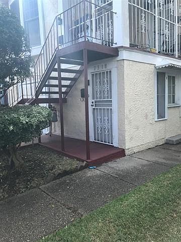 1st image of 2318 Valmont St