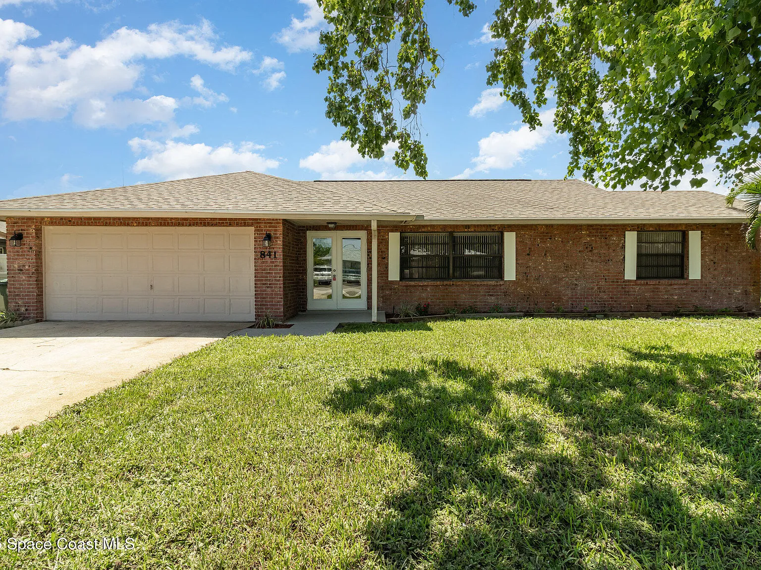 4 bed, 2.0 bath, 1798 sqft, $2,400 — Photo 3