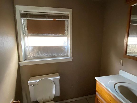 5th image of 106 Alastair Dr