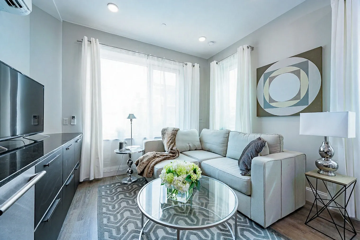 1 bed, 1.0 bath, 5381 sqft, $3,820 — Photo 4