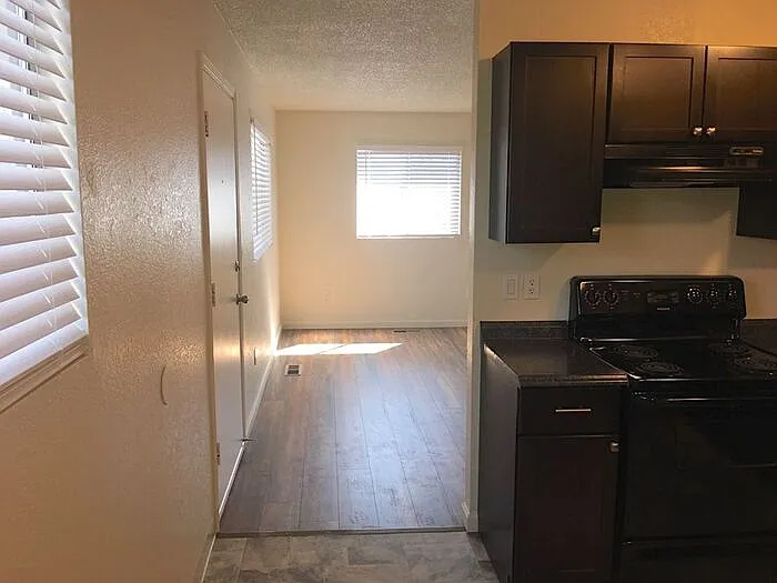 1270 Sutro St #B — Photo 7