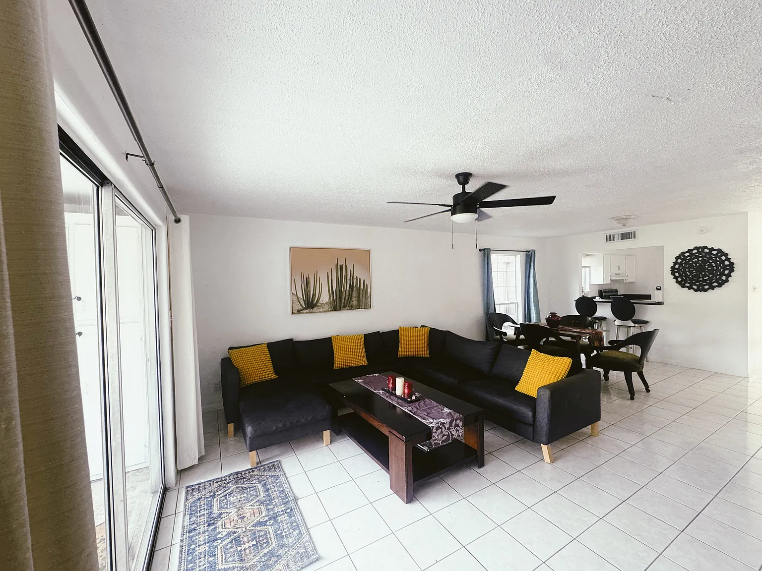 714 Continental Dr — Photo 2