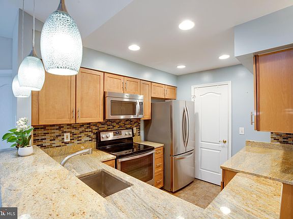 2nd image of 5608 Willoughby Newton Dr Unit 32