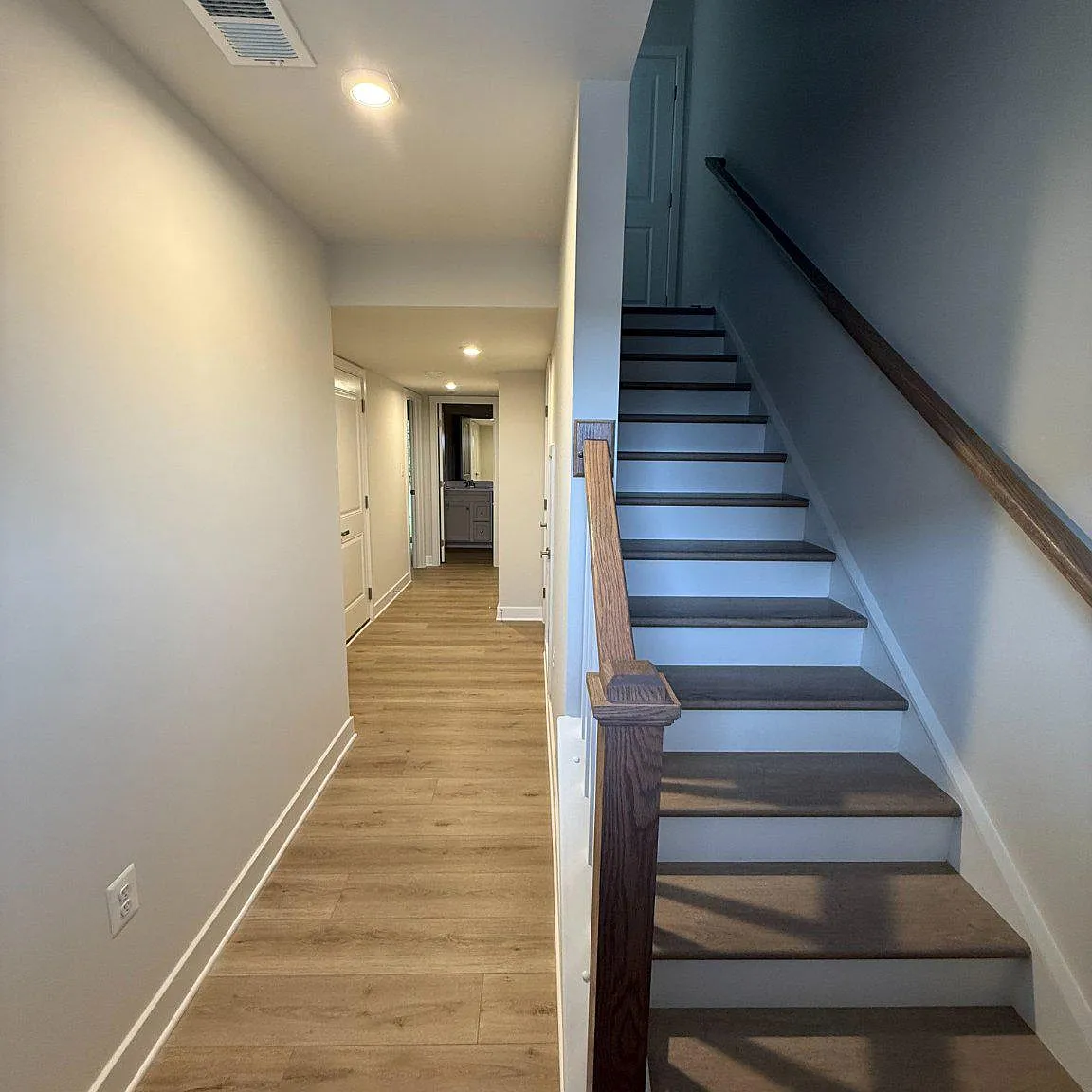 4 bed, 3.5 bath, 2129 sqft, $2,700 — Photo 2