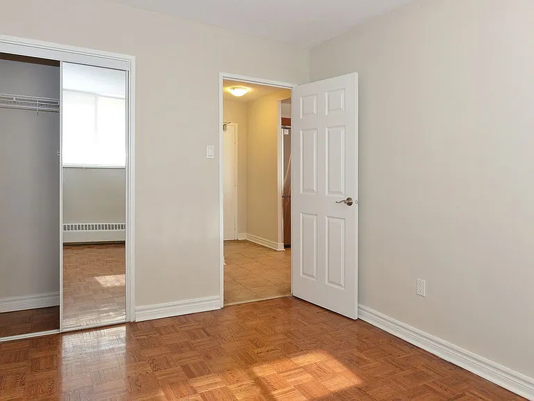 230 Oak St — Photo 73