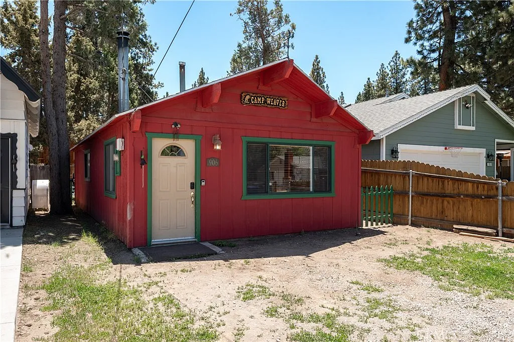 2 bed, 1.0 bath, 760 sqft, $1,575 — Photo 3