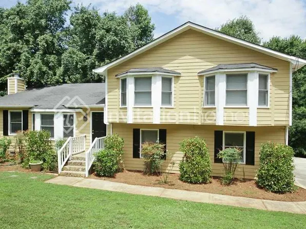 515 Oak Springs Dr, Lawrenceville, GA 30043