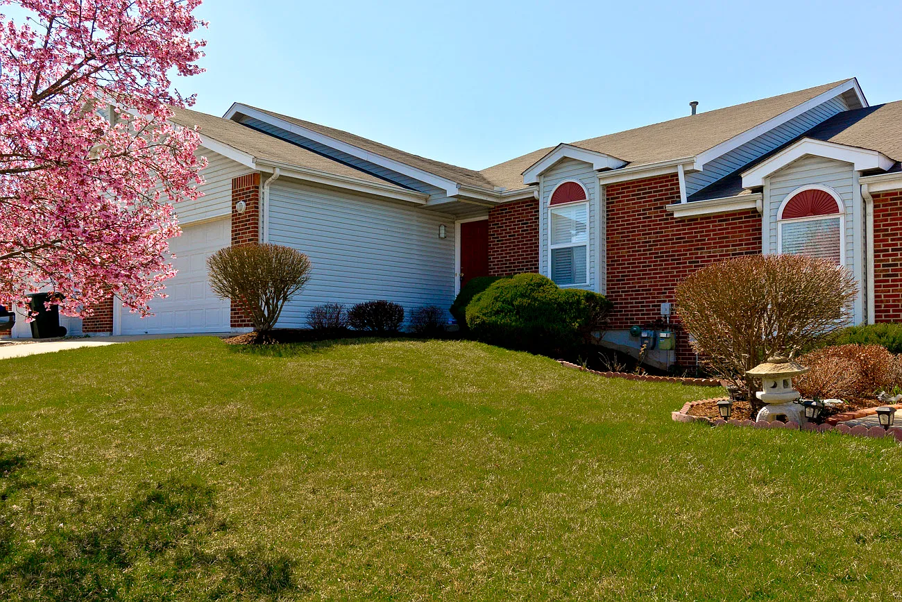 1537 Lienemann Dr photo 1