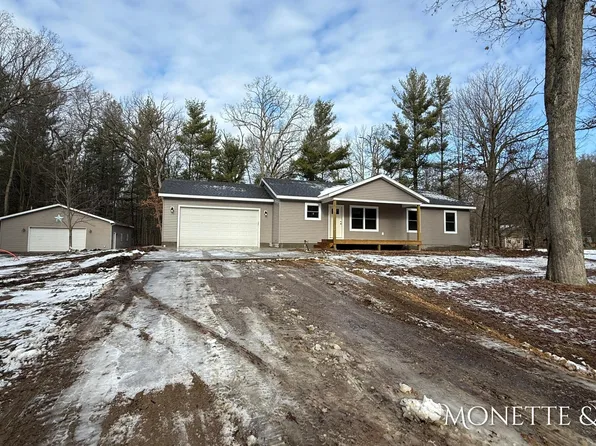 3318 E Michillinda Rd, Twin Lake, MI 49457