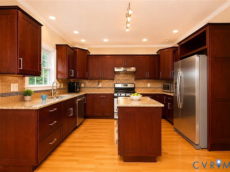 11320 Sadler Oaks Dr — Photo 20