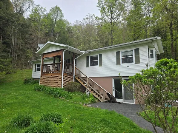 290 Edson Rd, Endicott, NY 13760