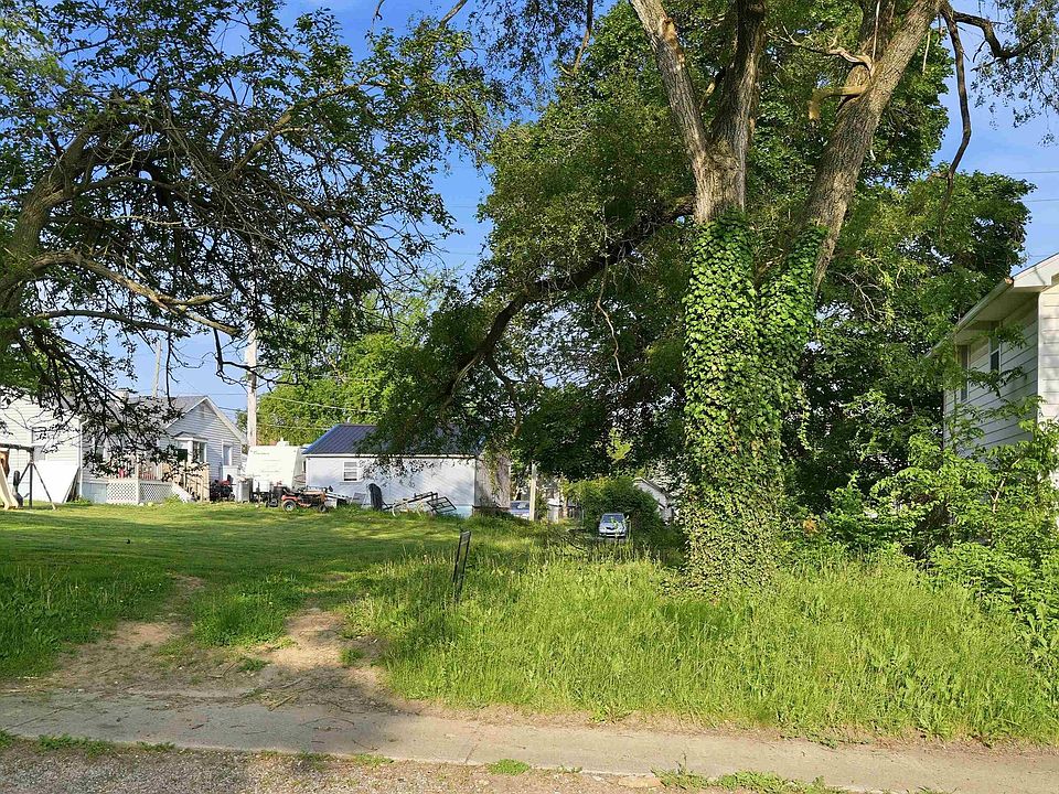 1st image of 2405 Cass St
