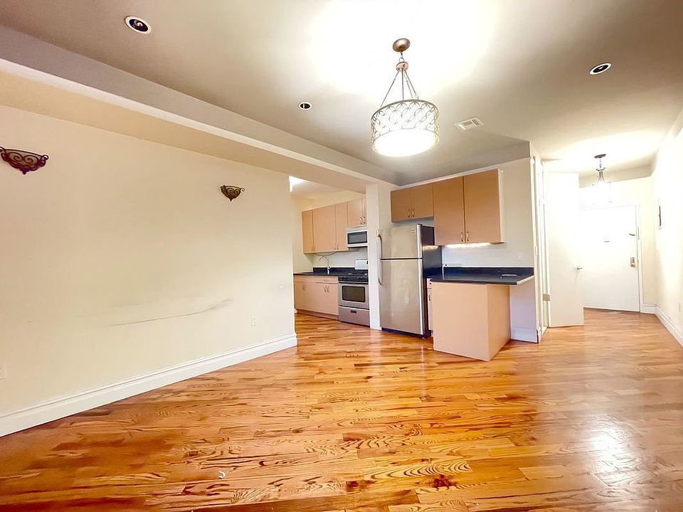 1st image of 1140 Bergen St #11