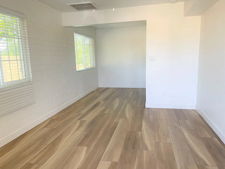 142 N Elm St #12 — Photo 3