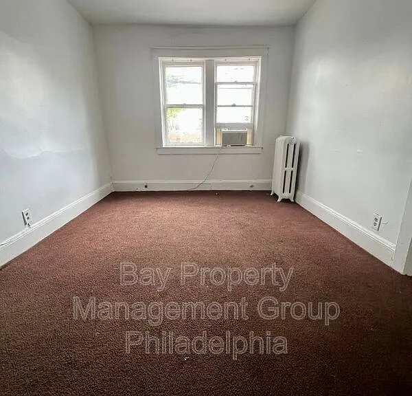1001 Clifton Ave #2R — Photo 2