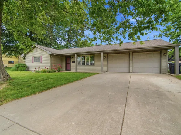 7715 W Redwing Dr, Peoria, IL 61604